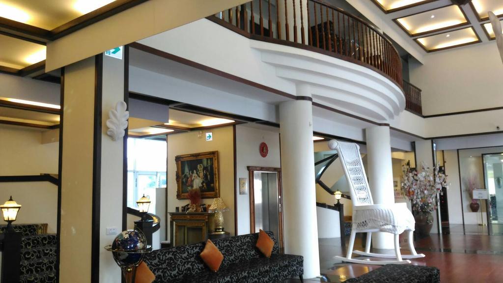 Empire Pacific Castle Hotel Yangmei Ngoại thất bức ảnh