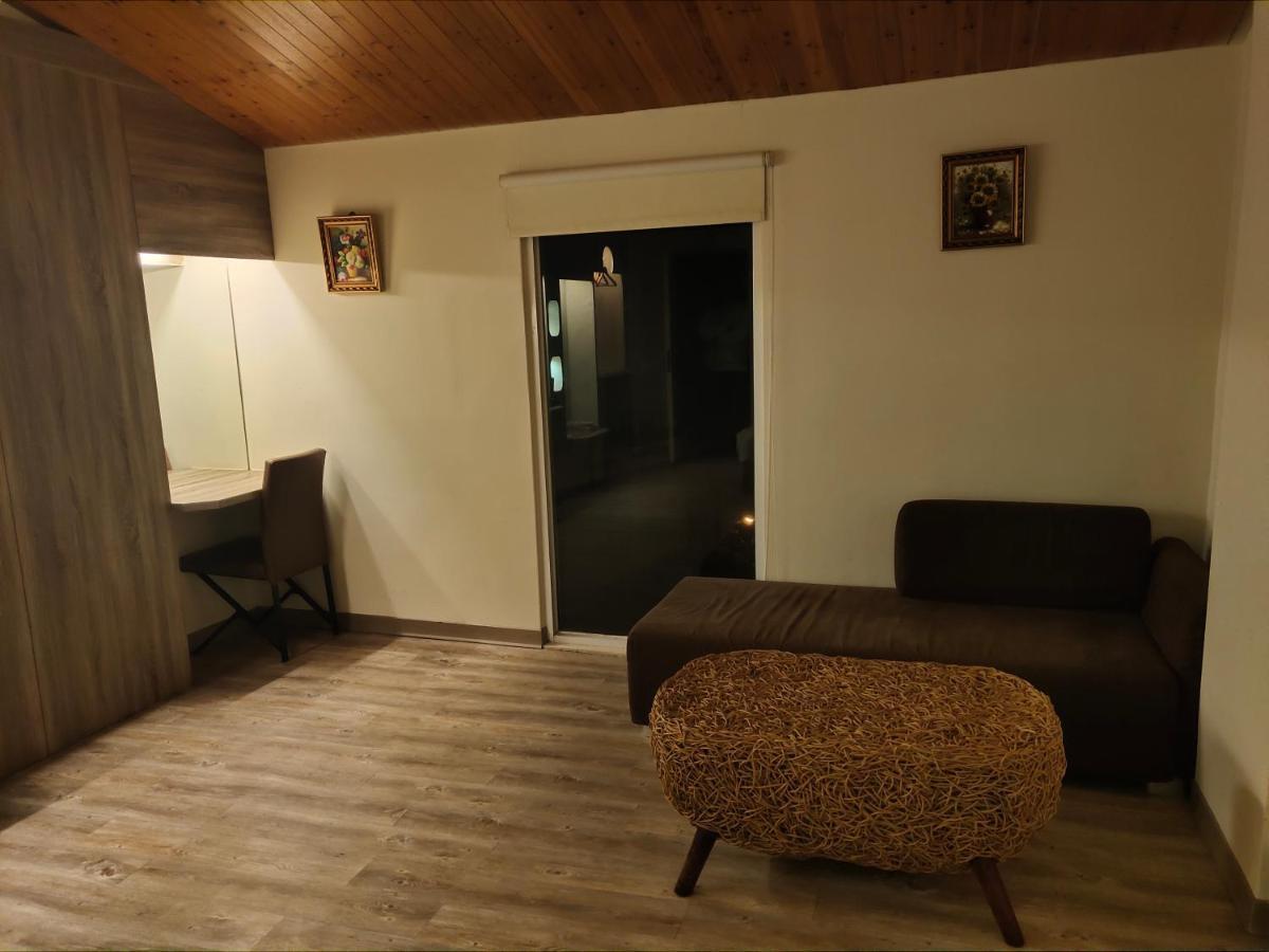 Empire Pacific Castle Hotel Yangmei Ngoại thất bức ảnh