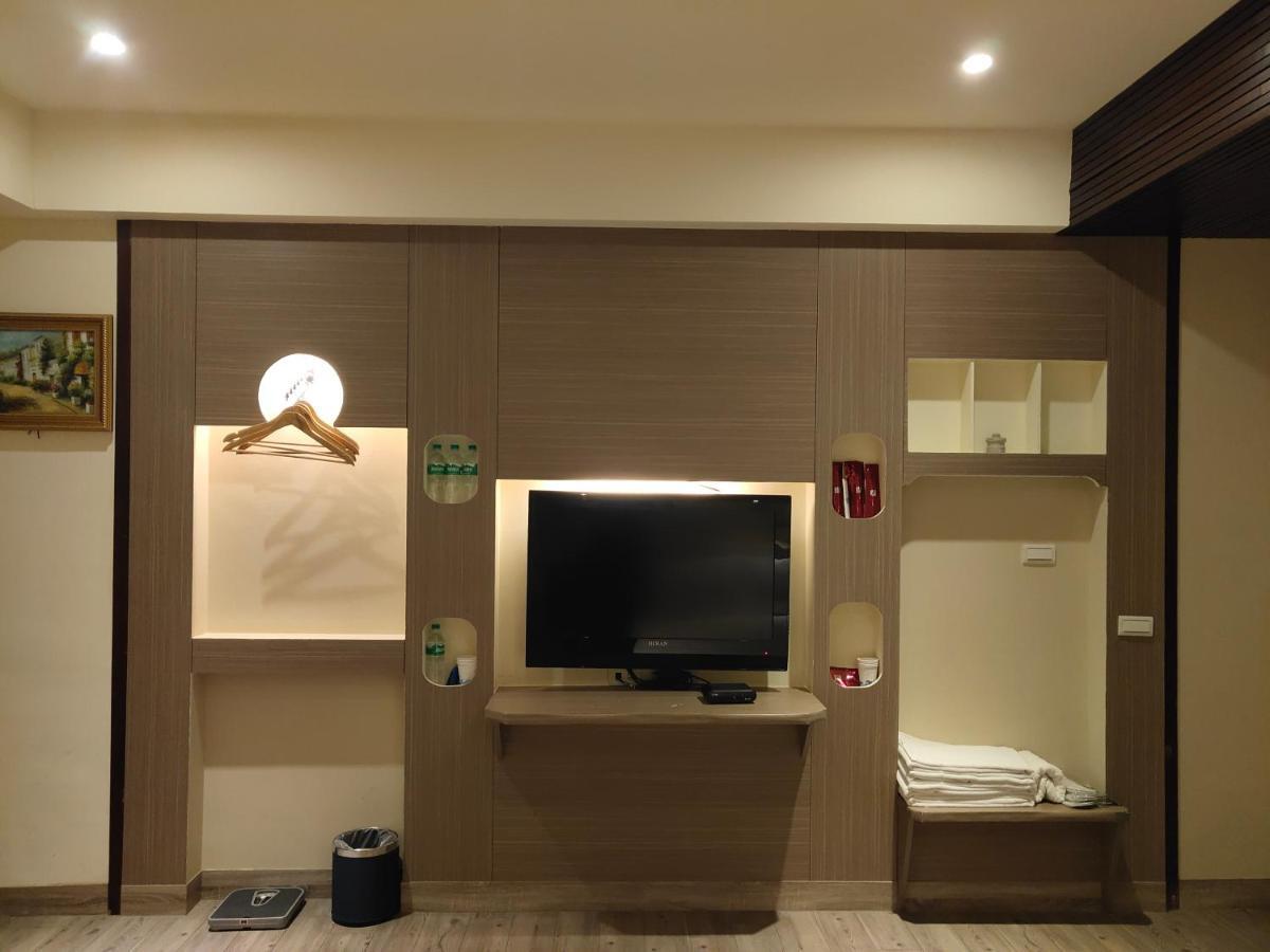 Empire Pacific Castle Hotel Yangmei Ngoại thất bức ảnh